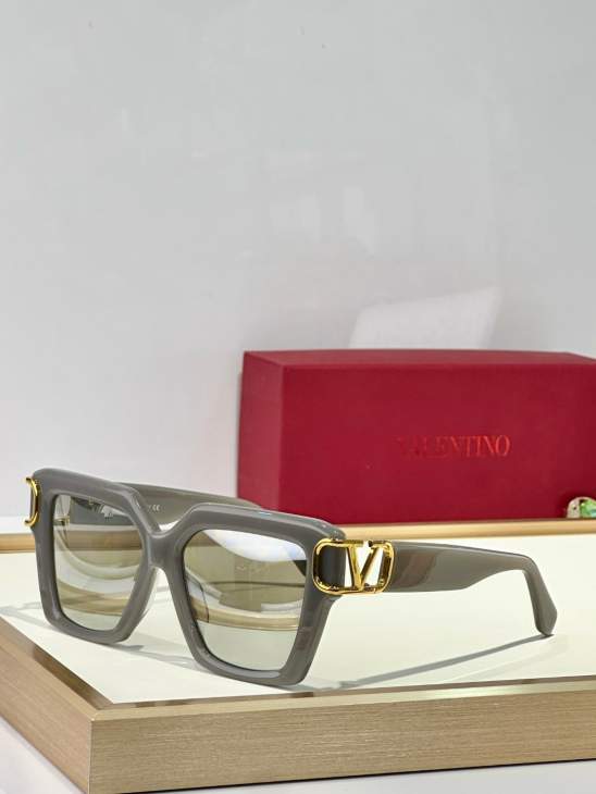 Picture of Valentino Sunglasses _SKUfw70044764fw